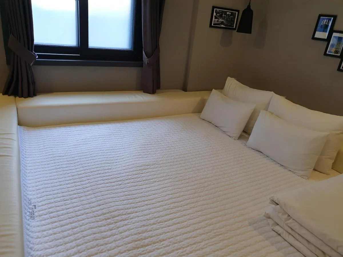 Hotel Gray